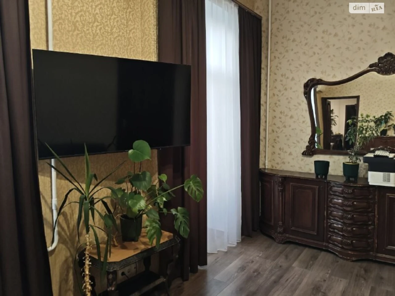 Long-Term Rental: 3-Bedroom Apartment in the Center
