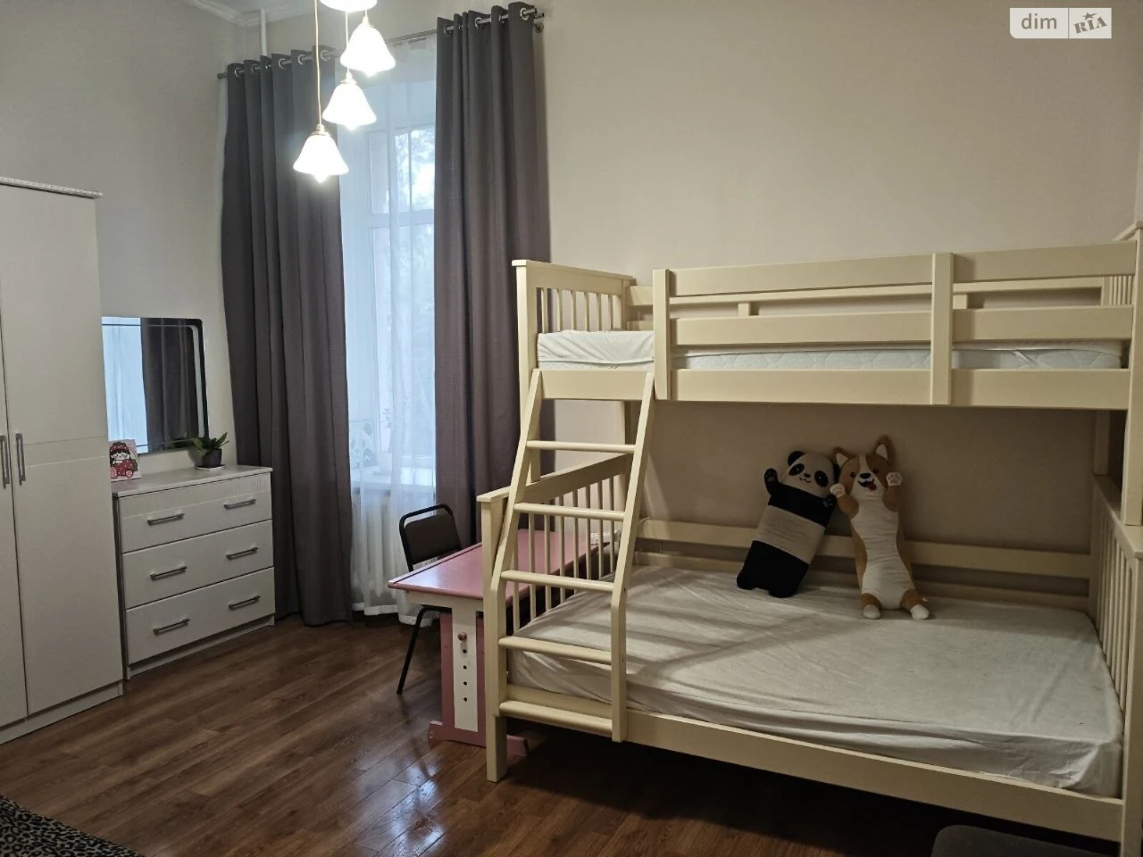 Long-Term Rental: 3-Bedroom Apartment in the Center