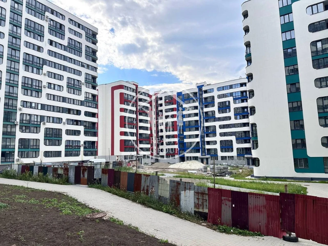New! Don't Miss Out! 3-Bedroom Apartment in a Newly Built Brick