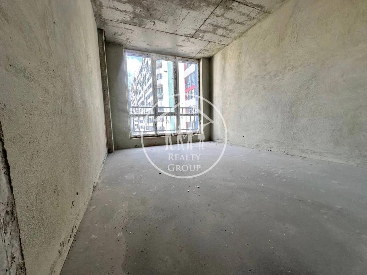 New! Don't Miss Out! 3-Bedroom Apartment in a Newly Built Brick