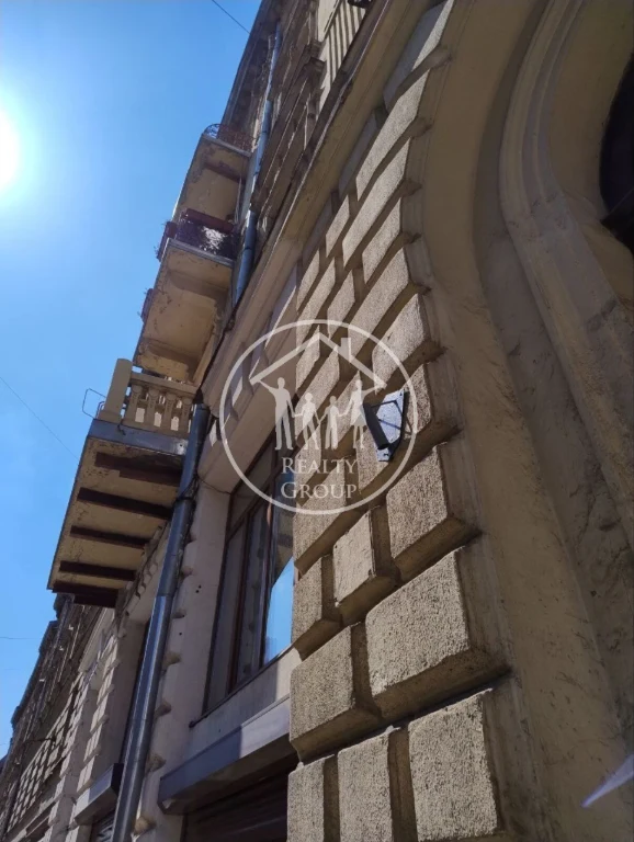 Spacious 3-bedroom apartment in the city center!