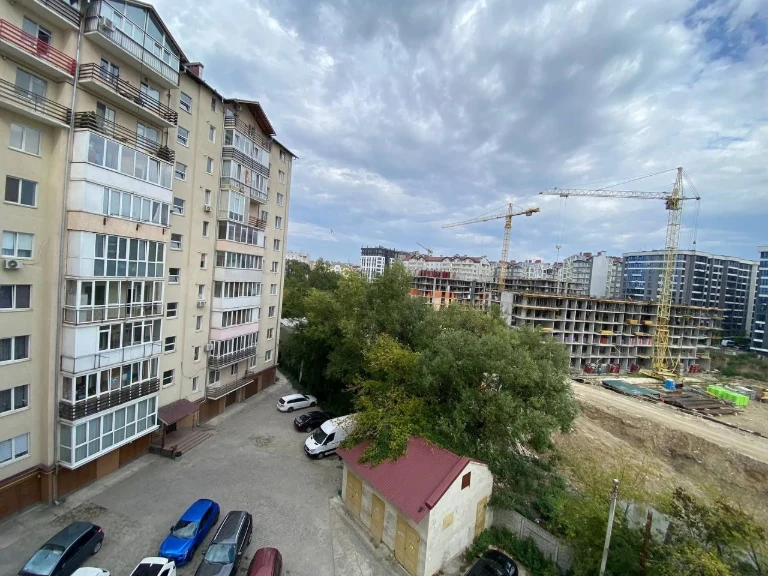 Продается современная 1-комнатная квартира с евроремонтом по ул.