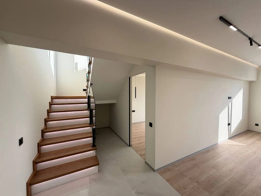 Spacious Two-Story Apartment with Terrace in the Heart of the City!