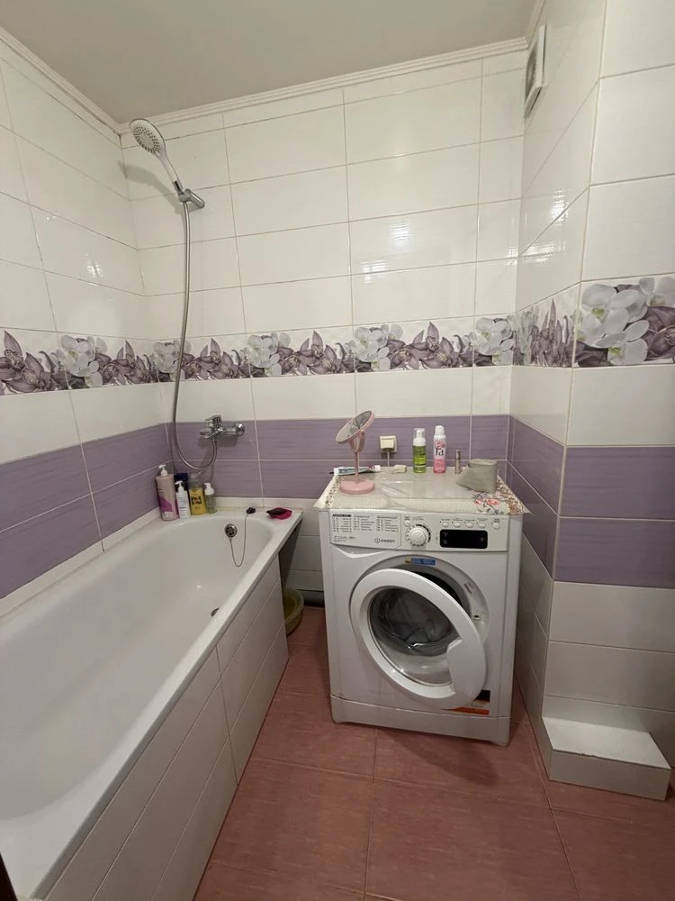 Продаж 2 кімнатної квартири по вулиці Симоненка 5а