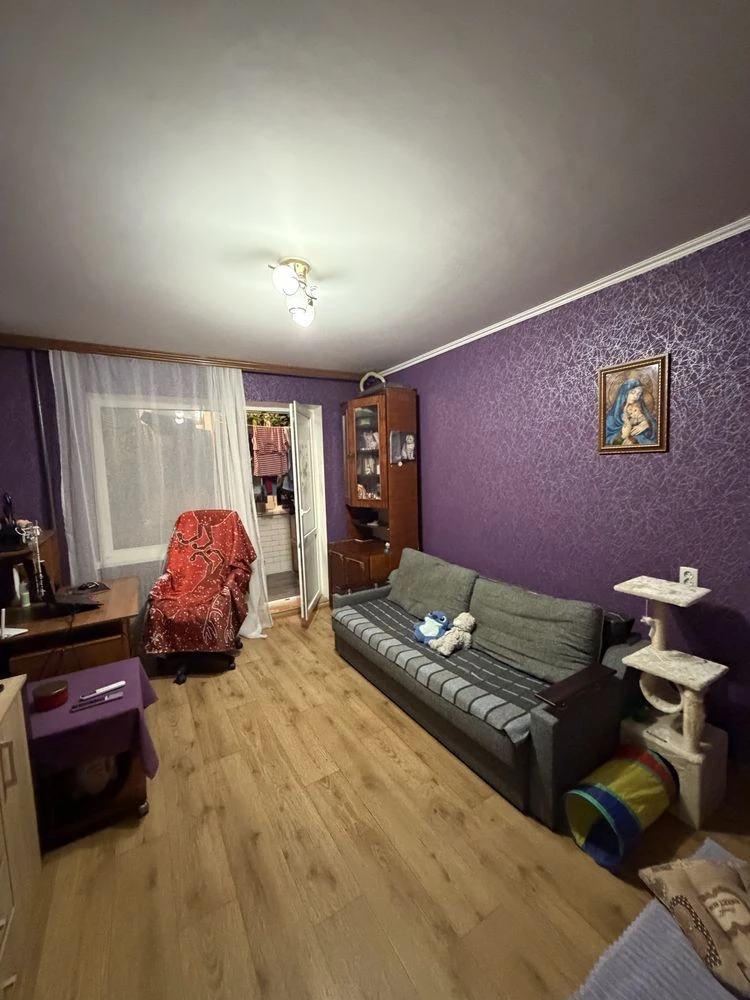 Продаж 2 кімнатної квартири по вулиці Симоненка 5а