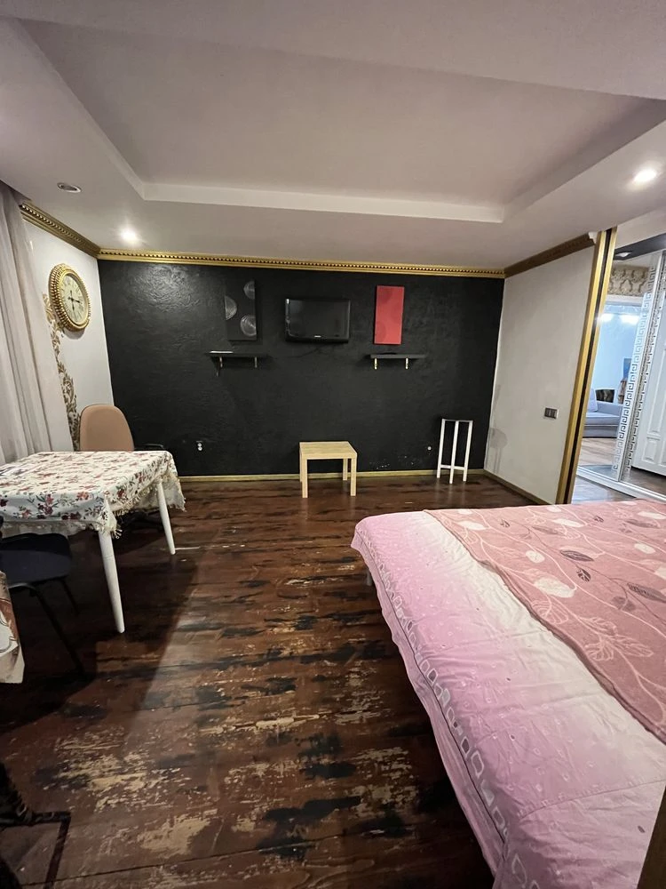 Продаж! Красива 2-х кімнатна квартира в будинку 2000р. по ву