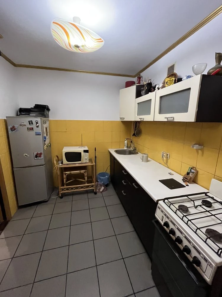 Продаж! Красива 2-х кімнатна квартира в будинку 2000р. по ву