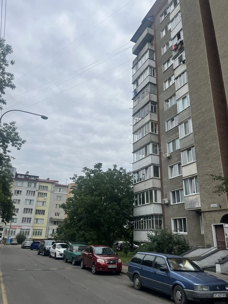 Покращеного планування, в гарному жилому стані,все залишаєть
