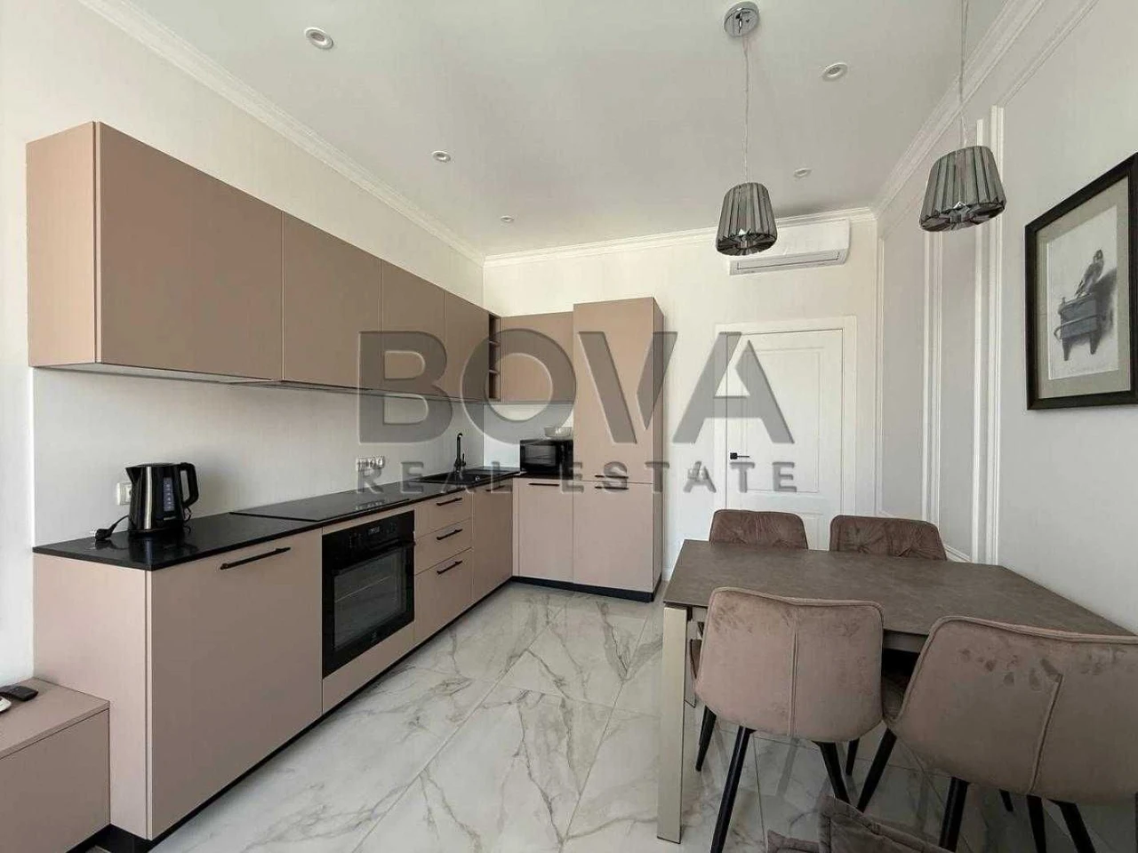 Apartment for Sale: 55m2 Apartment in Cardinal Pecersky Tutyunika Center