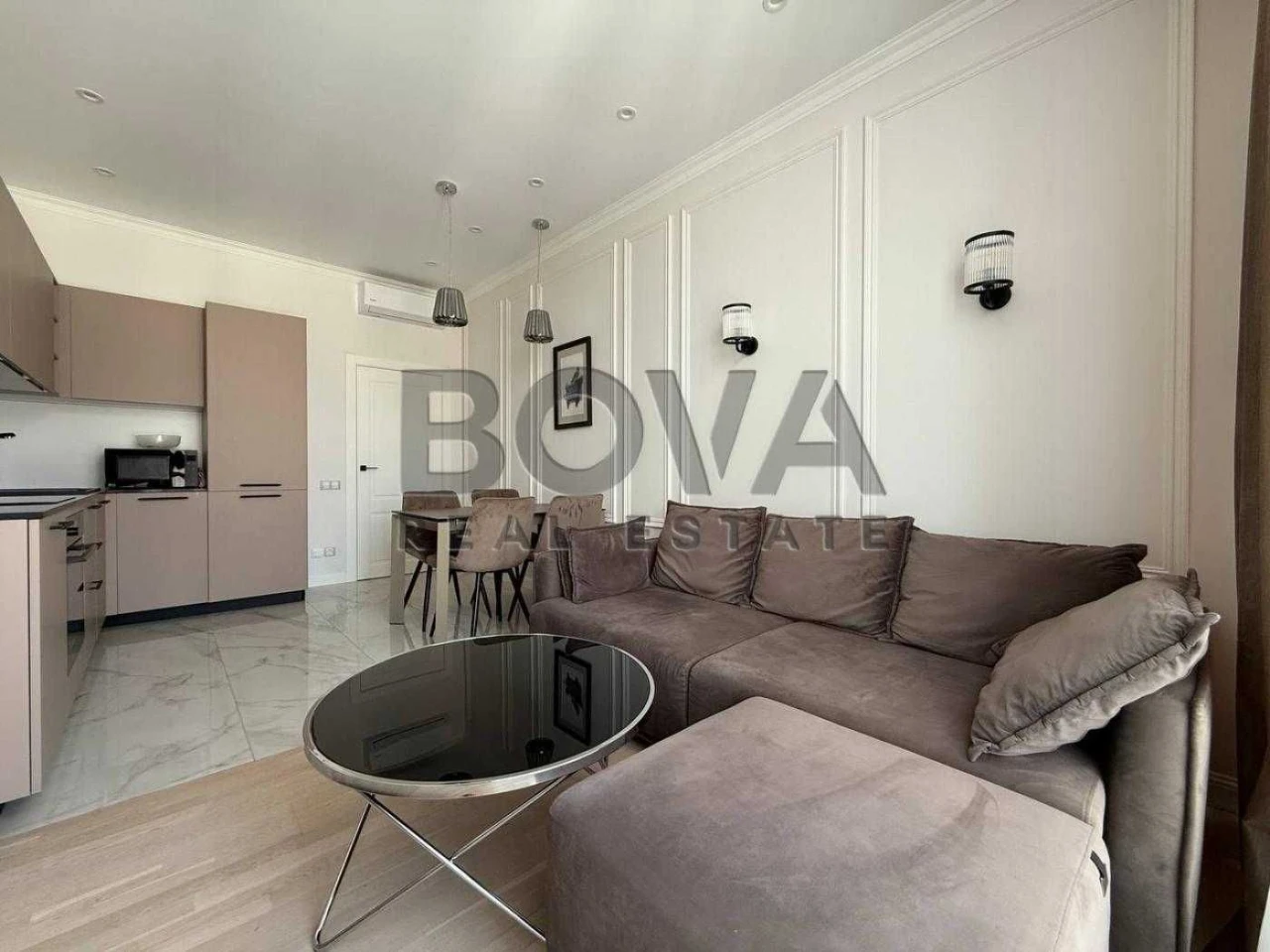 Apartment for Sale: 55m2 Apartment in Cardinal Pecersky Tutyunika Center