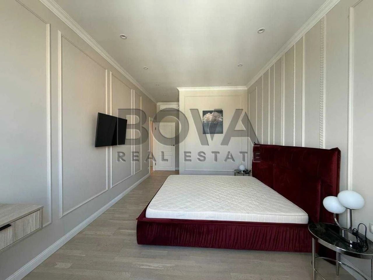 Apartment for Sale: 55m2 Apartment in Cardinal Pecersky Tutyunika Center