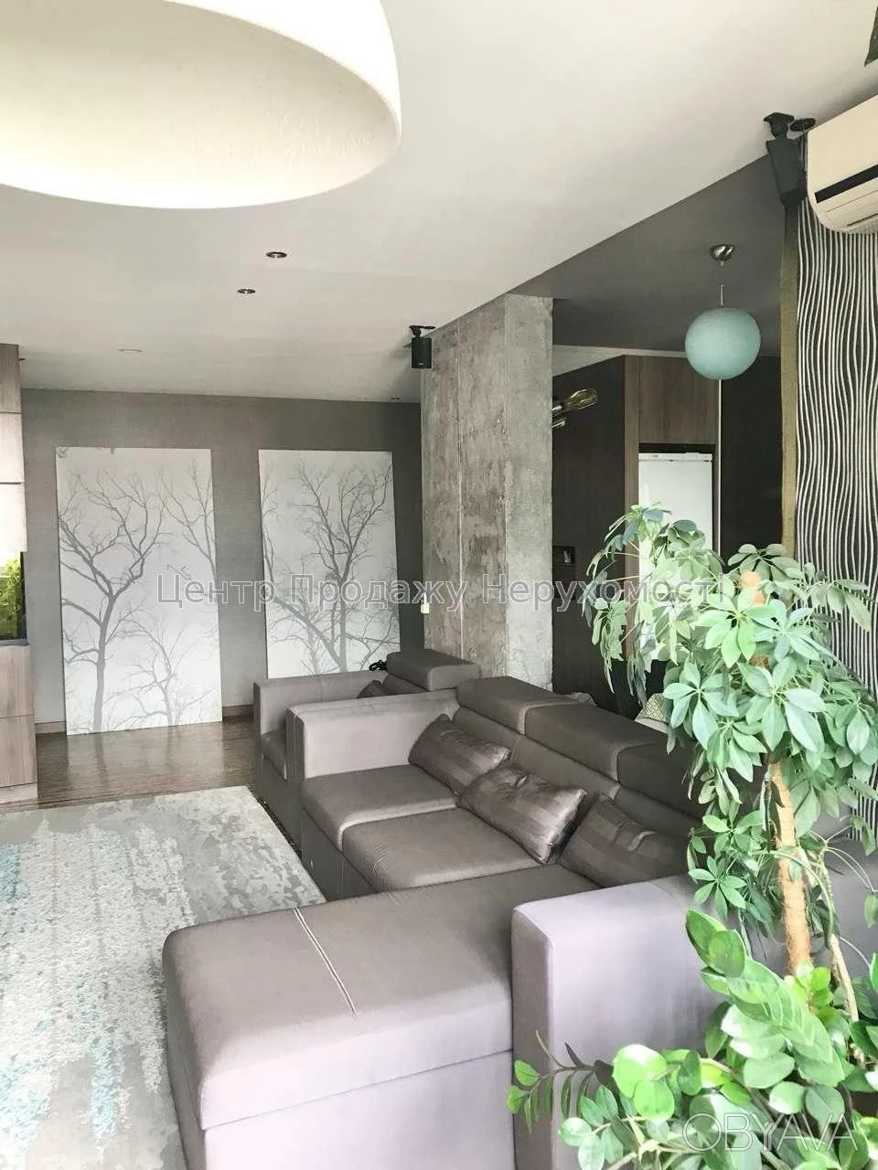 Квартира с тремя комнатами, 110 кв. м.