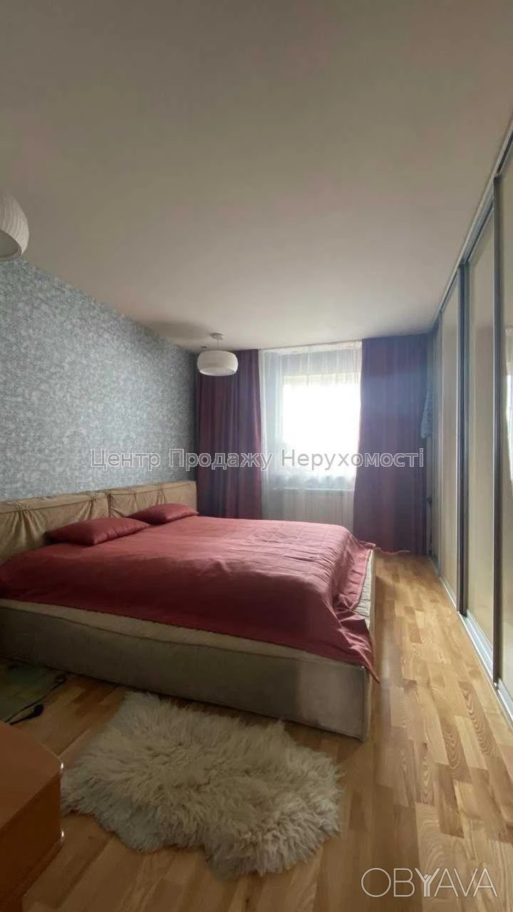 Квартира с тремя комнатами, 110 кв. м.