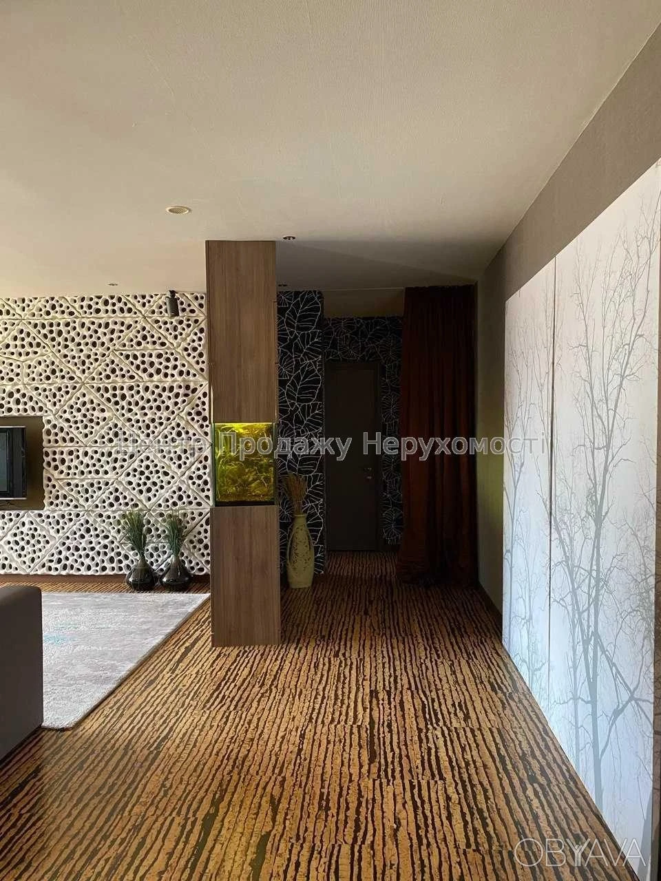 Квартира с тремя комнатами, 110 кв. м.