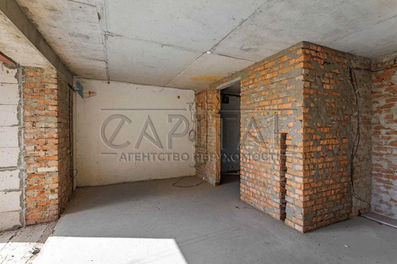 Sale of a house, KM Konik, Holosiiv district