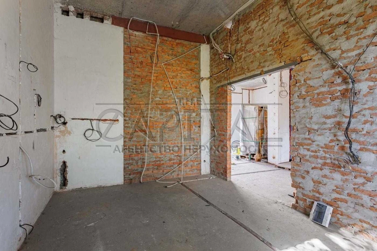 Sale of a house, KM Konik, Holosiiv district