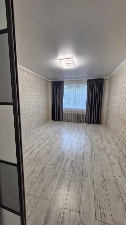 Three-room apartment on the second floor!