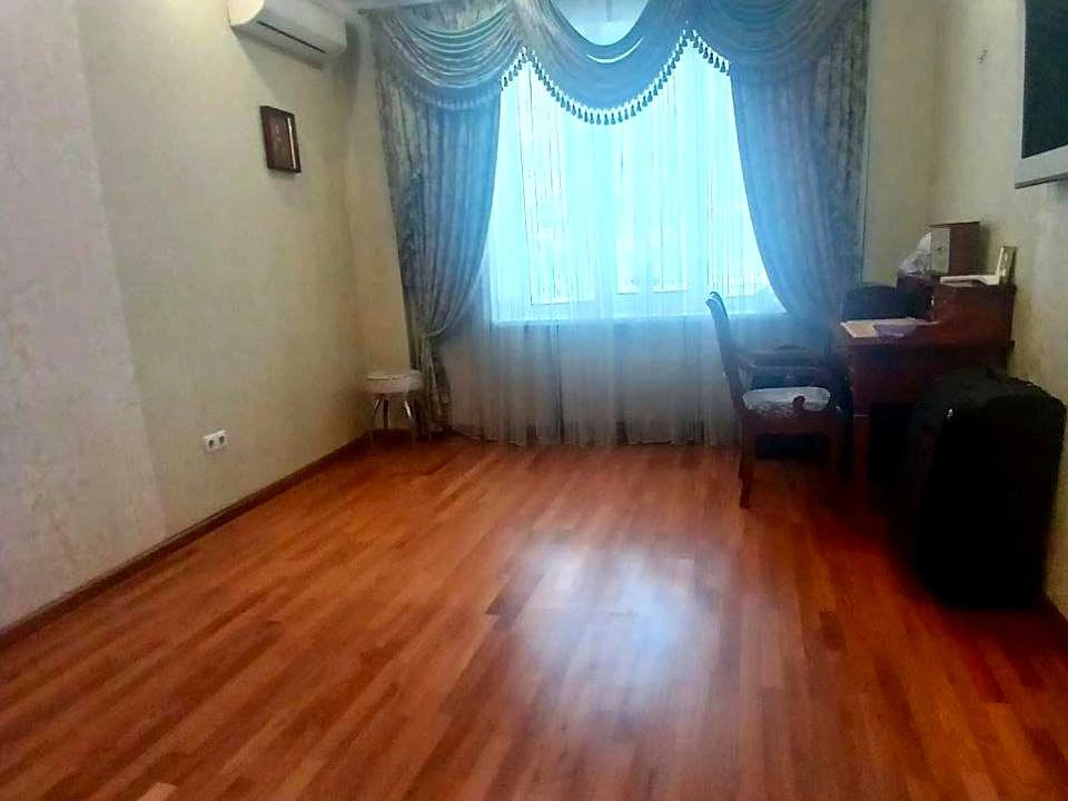 Apartment. Boris Chichabin Street, Kharkiv