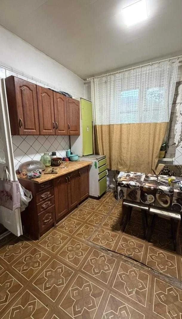 Selling a spacious 3-room apartment in Filipyivka
