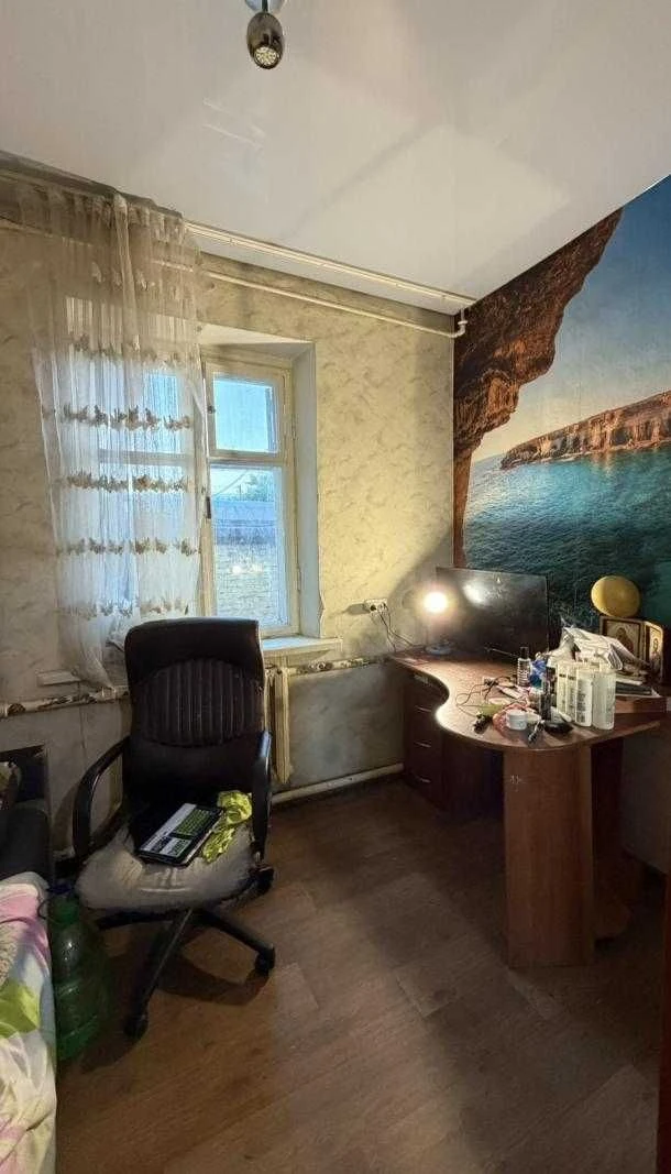 Selling a spacious 3-room apartment in Filipyivka
