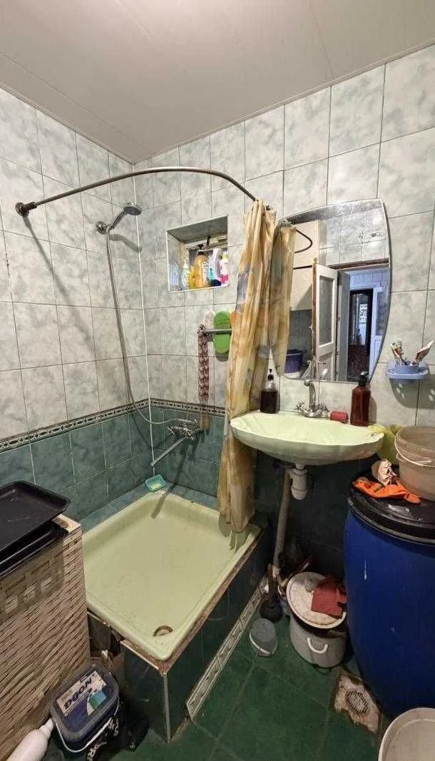 Selling a spacious 3-room apartment in Filipyivka