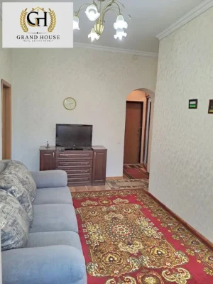 Продам двокімнатну квартиру в центрі міста.