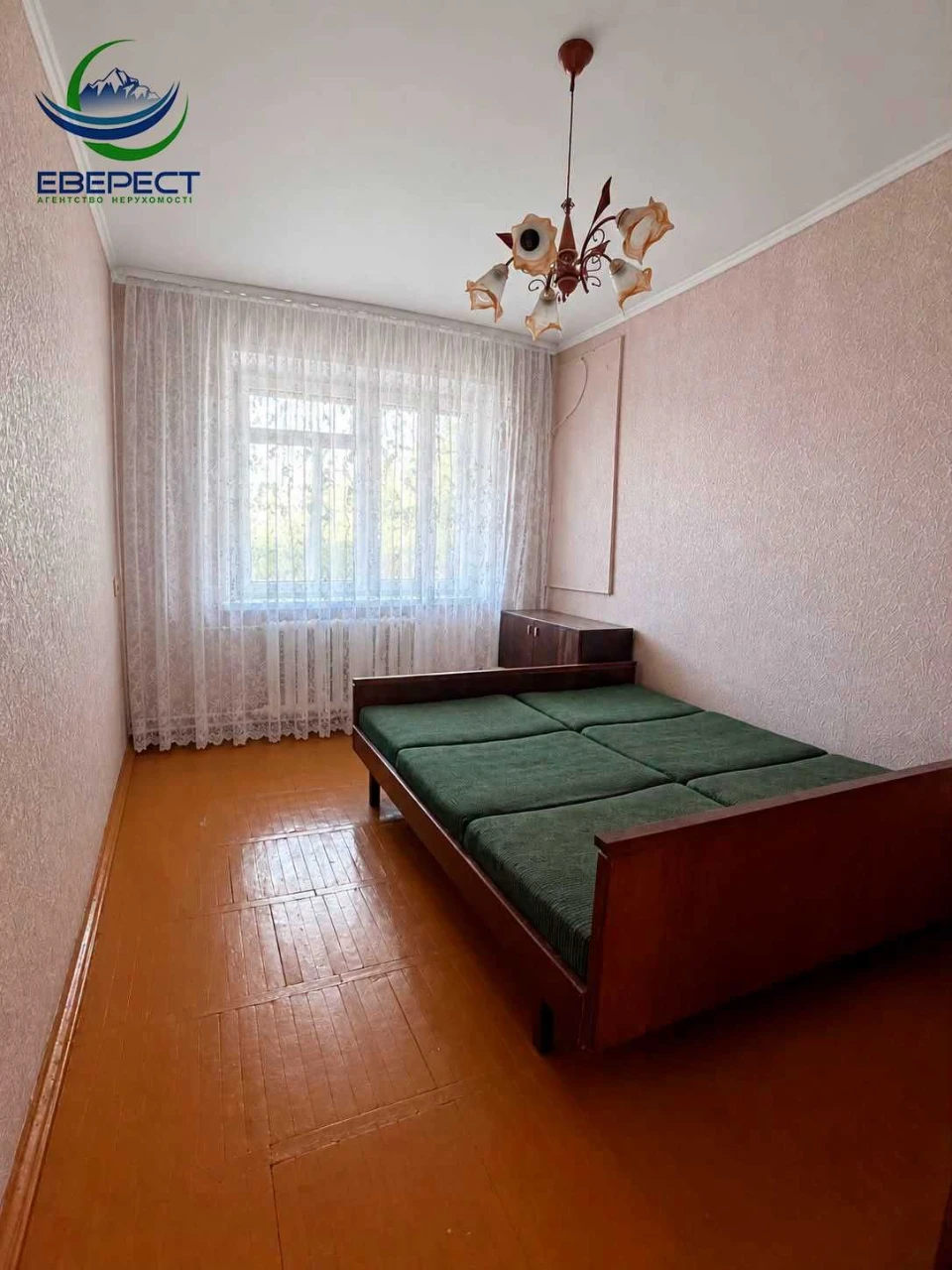 Продаж 3 кімнатної квартири  в цегляному будинку