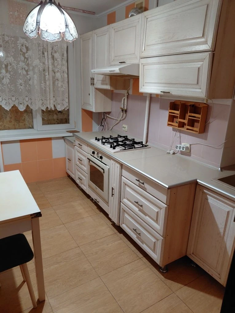 Sale of a good 2-room apartment (Victory Square).