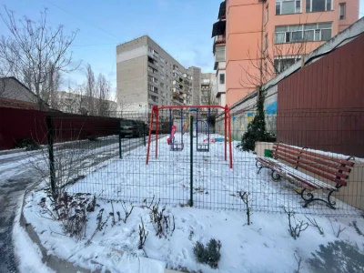 Продам великогабаритну трикімнатну квартиру. Центр. Закритий
