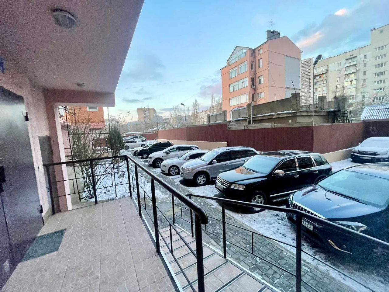 Продам великогабаритну трикімнатну квартиру. Центр. Закритий