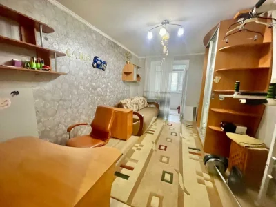 Продам великогабаритну трикімнатну квартиру. Центр. Закритий