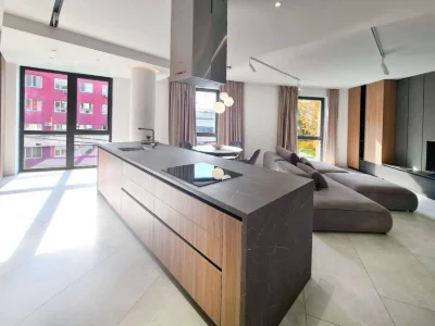 Продаж 3- к квартири з дизайнерським ремонтом в Жк еліт клас