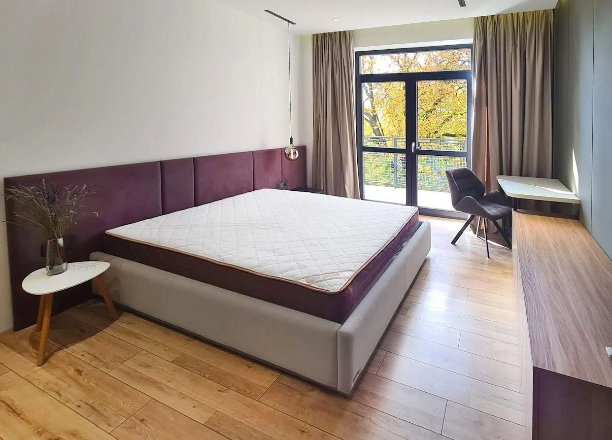Продаж 3- к квартири з дизайнерським ремонтом в Жк еліт клас