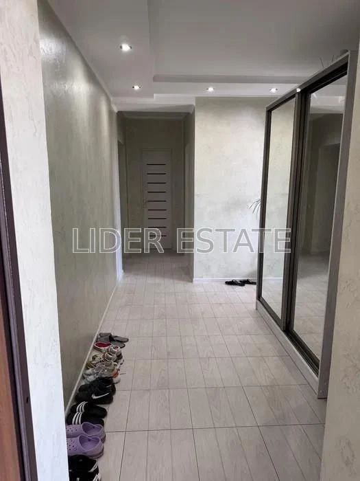 Продам 2-к квартиру 68.8 м², 4/4 поверх, Ужгород – комфорт т