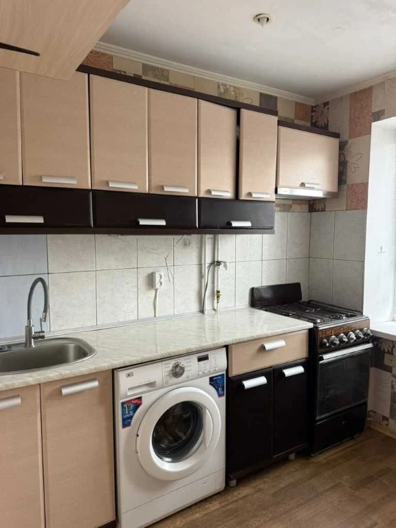 2-room apartment in a brick building on Алмазний street, 45 sq m, near two schools