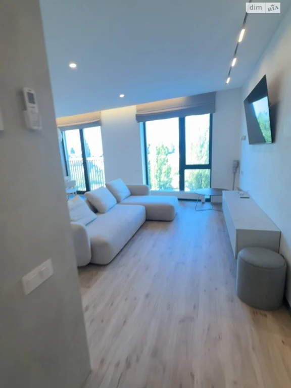 Long-Term Rental Apartment Podilsky