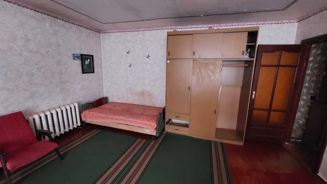 Sale of a large one-bedroom apartment