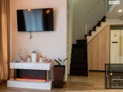 Apartment for Sale: Center