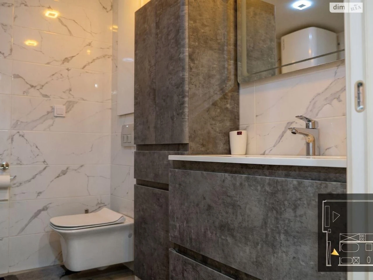 Apartment for Sale: Center