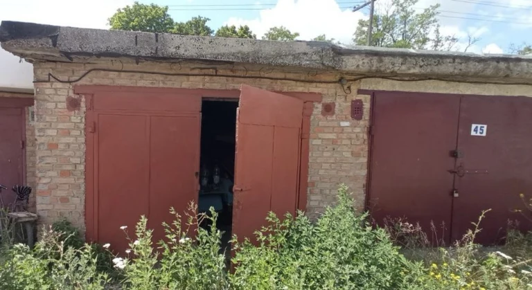 Продам гараж в районе станции Балашівка перед переїздом в кооператив