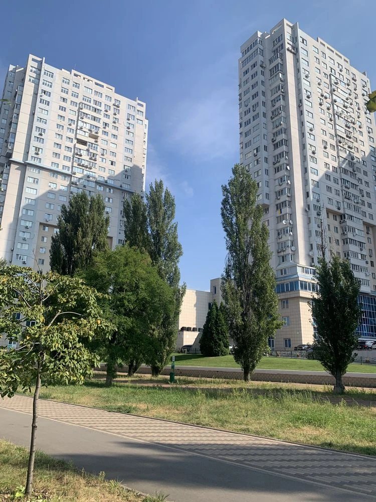 Продаж підземного паркомісця-укриття 16.8м.вул. Шумського 1.