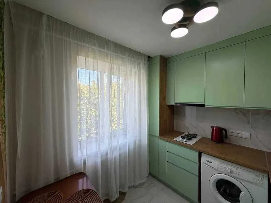 Продам 1 кімнатну квартиру вул. Шалімова 7а