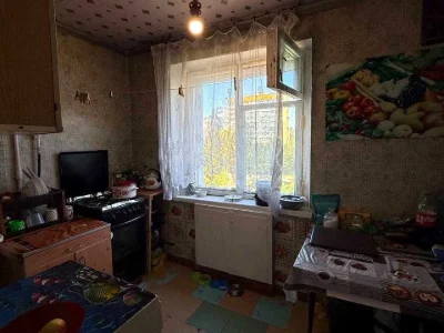 Apartment. Dnipro, residential area Topola-2, street.
