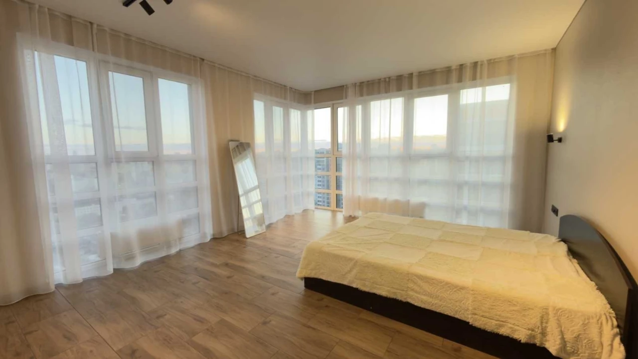 5-room apartment for sale 135 m², Mykoly Gulaka St., 4