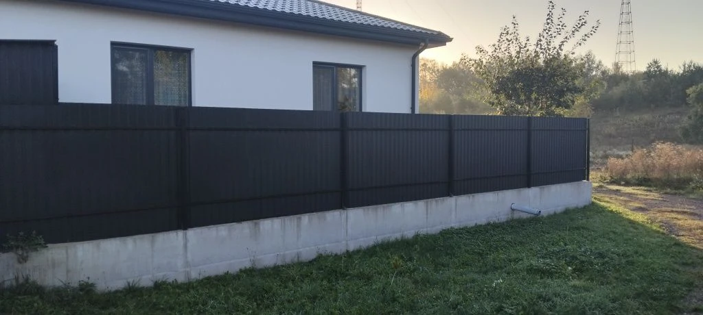 Продаж будинку з ремонтом та гаражем