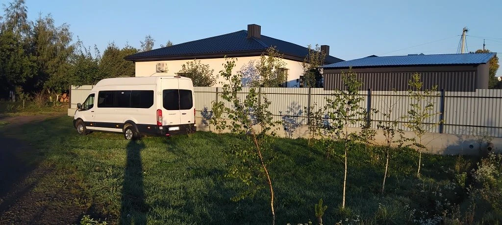 Продаж будинку з ремонтом та гаражем