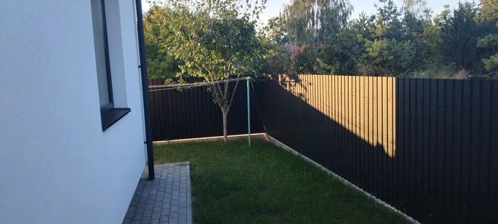 Продаж будинку з ремонтом та гаражем