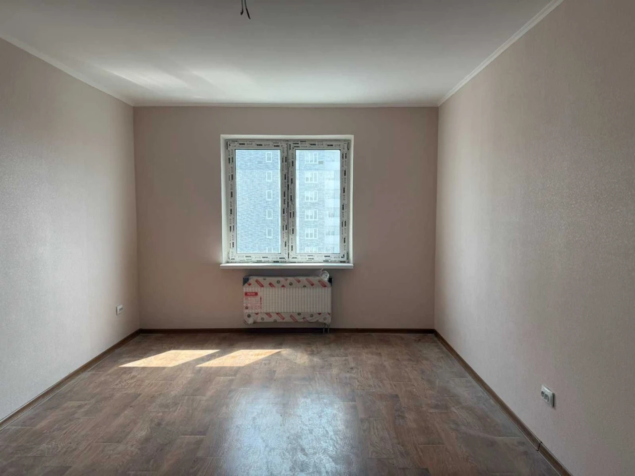 Luxurious Euro-apartment in the Desnyansky Residence. Separate boiler room.