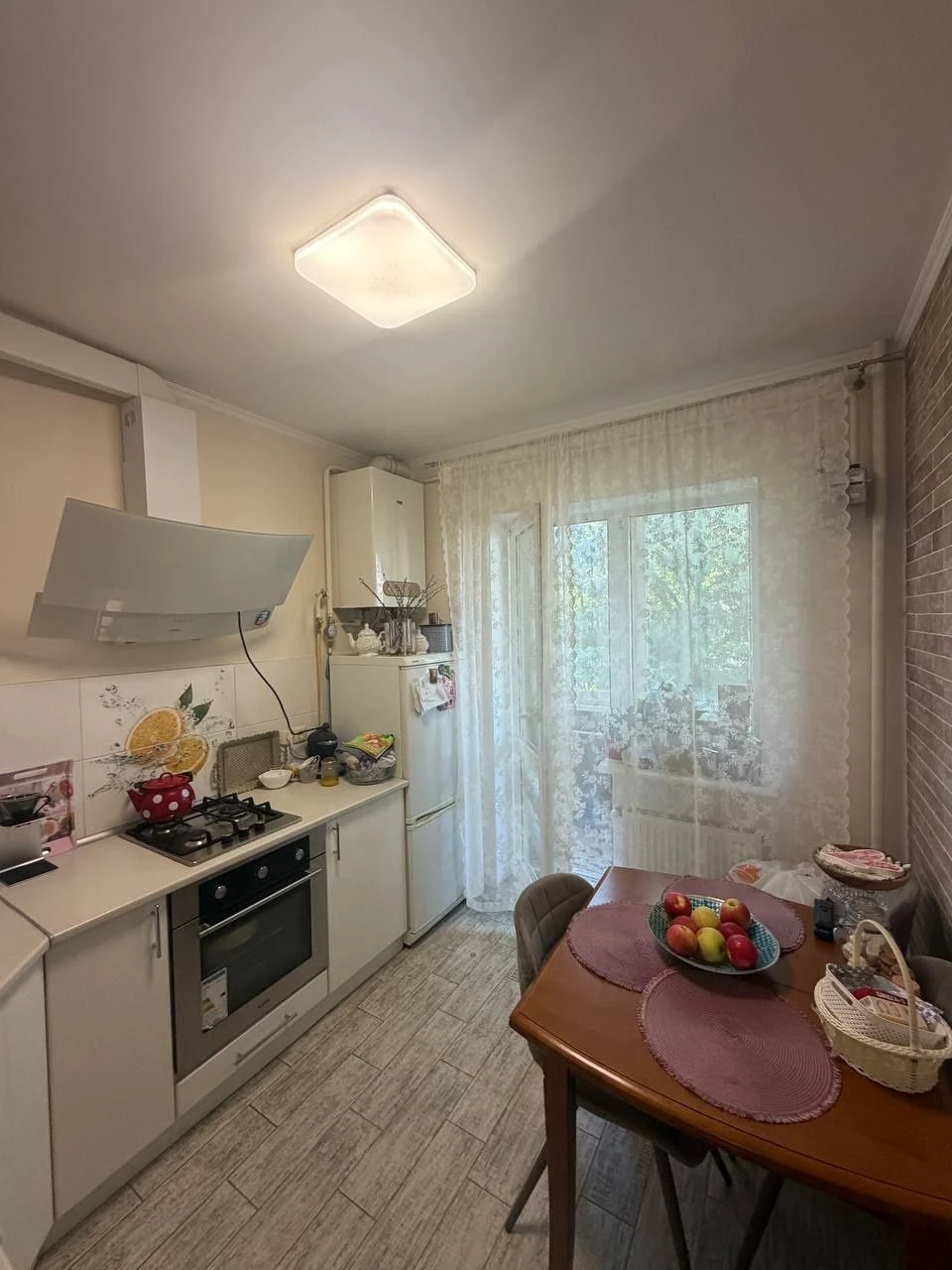 Продажа 1-ком квартиру 30м ,Газ, Агв жк Новый Люсдорф. 3 жта