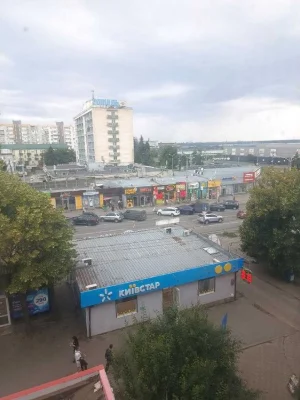 Selling a one-room apartment one minute from the Palace S metro station.